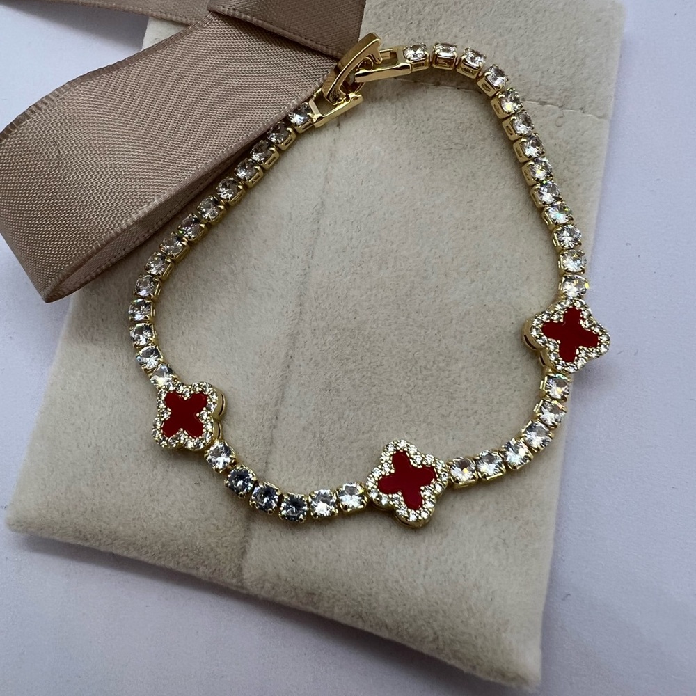 18kGold filled Red enamel clover Bracelet NWOT